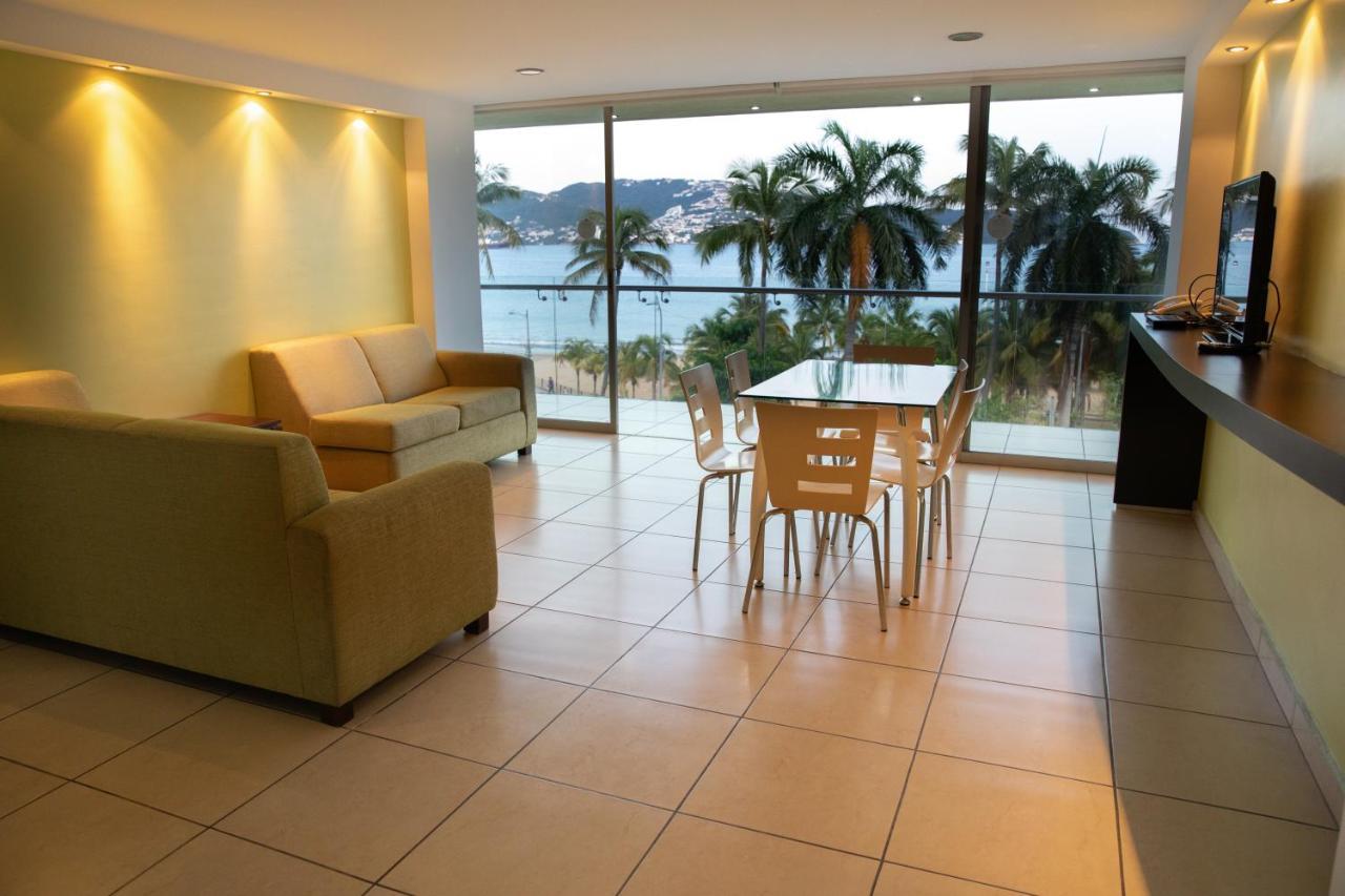 Ramada by Wyndham Acapulco Hotel&Suites Exterior foto